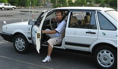 宏伟驾校