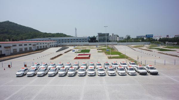 龙腾驾校